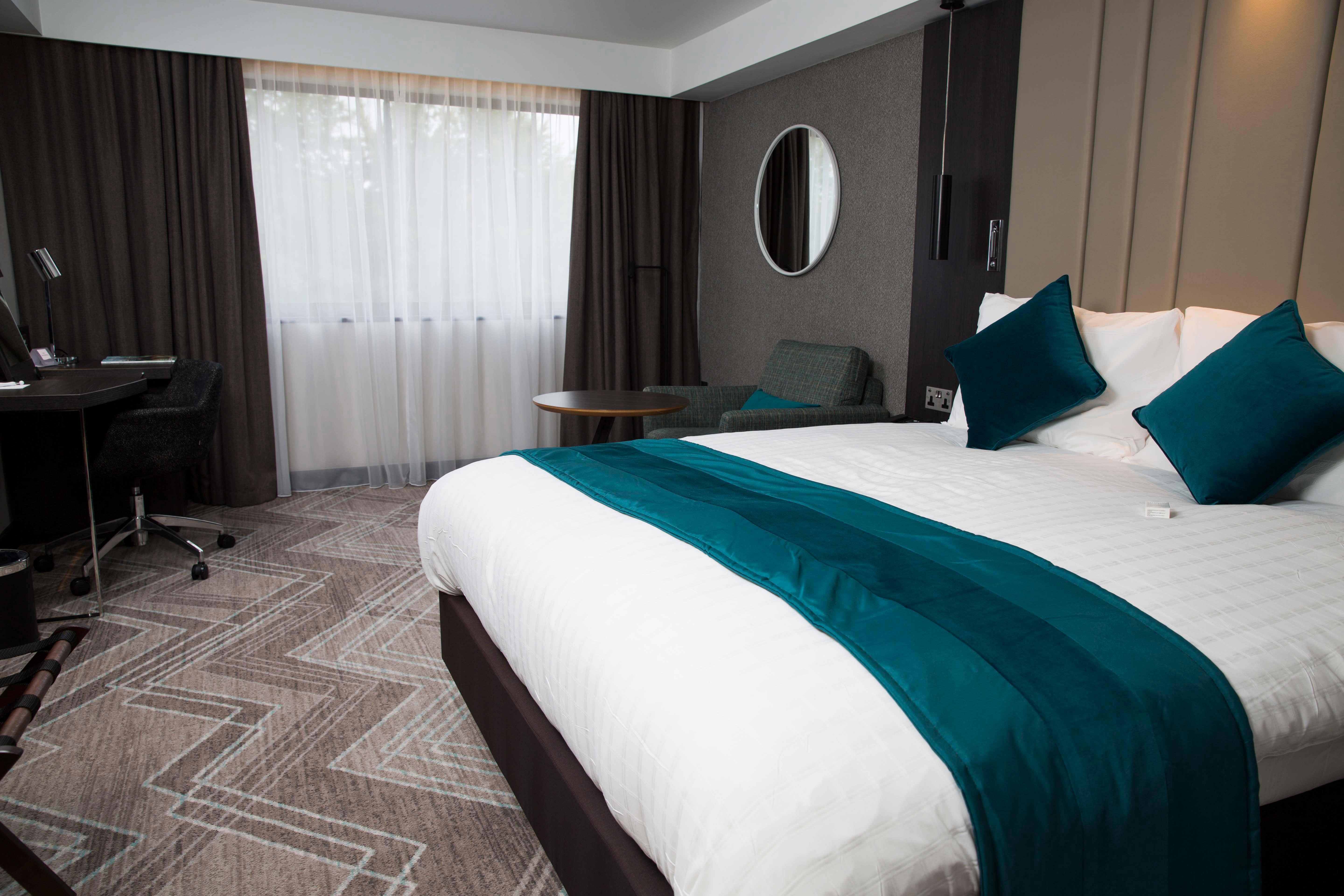 Crowne Plaza Basingstoke By Ihg Hotel Exterior photo