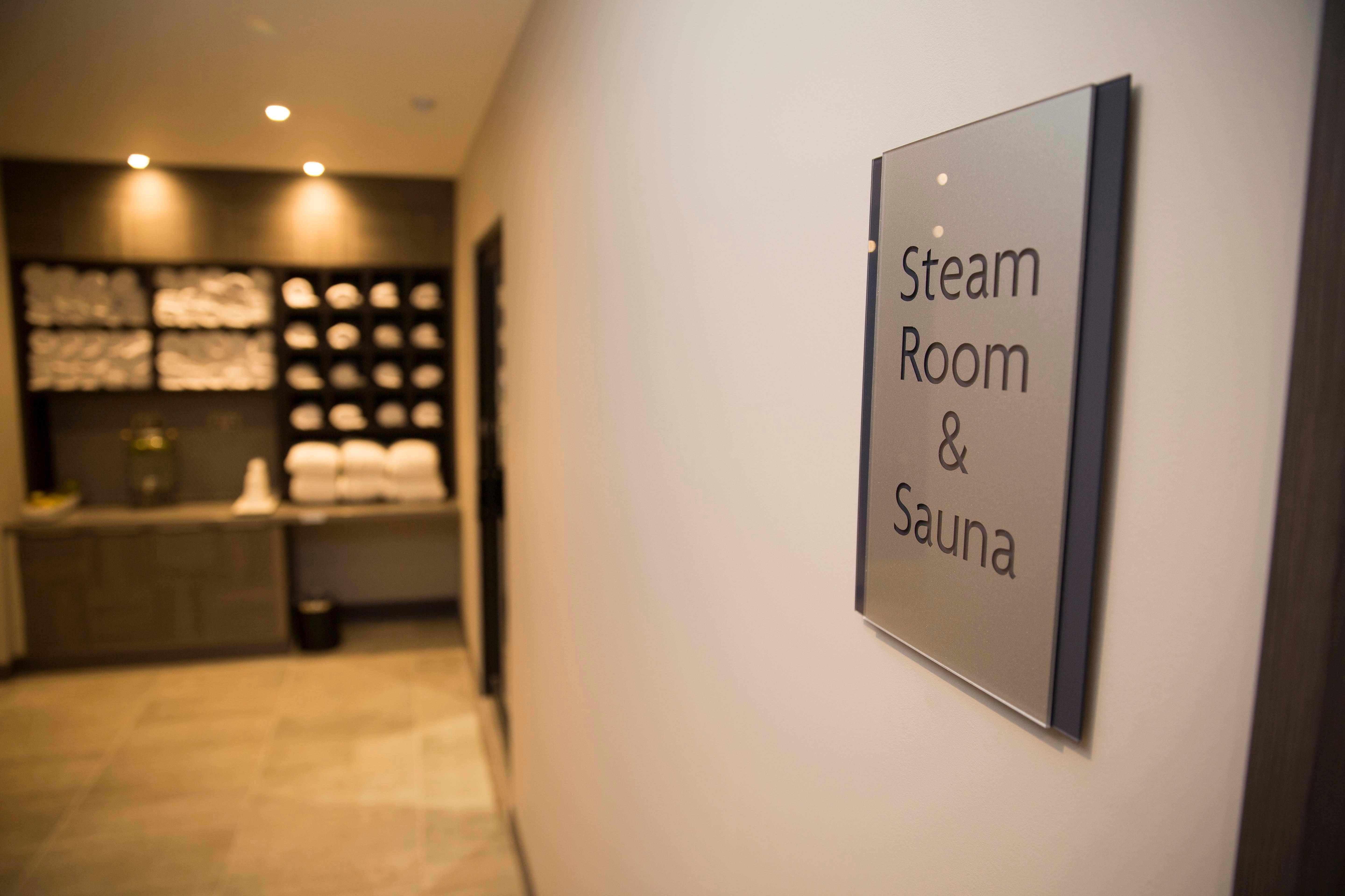 Crowne Plaza Basingstoke By Ihg Hotel Exterior photo