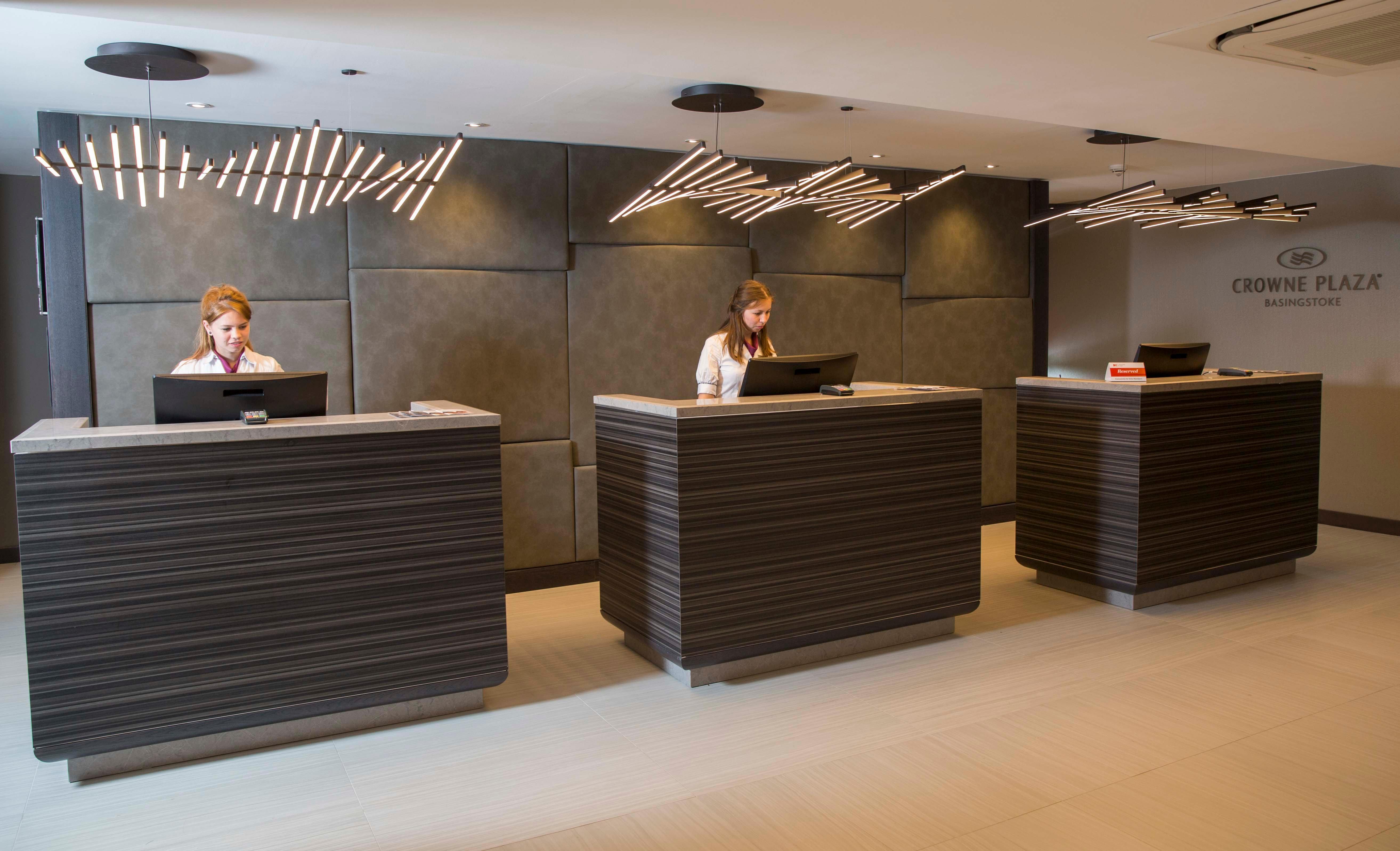 Crowne Plaza Basingstoke By Ihg Hotel Exterior photo