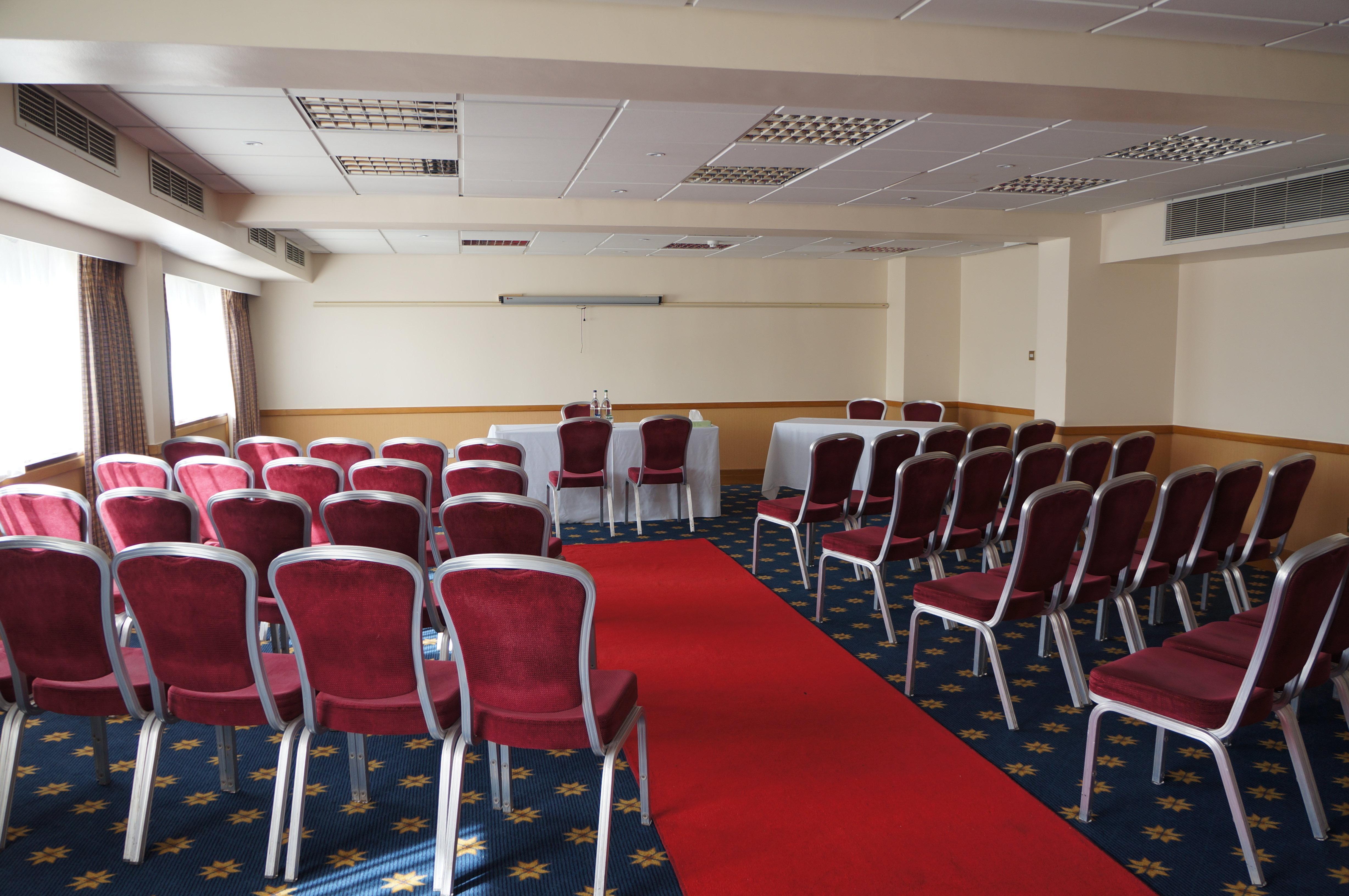 Crowne Plaza Basingstoke By Ihg Hotel Exterior photo