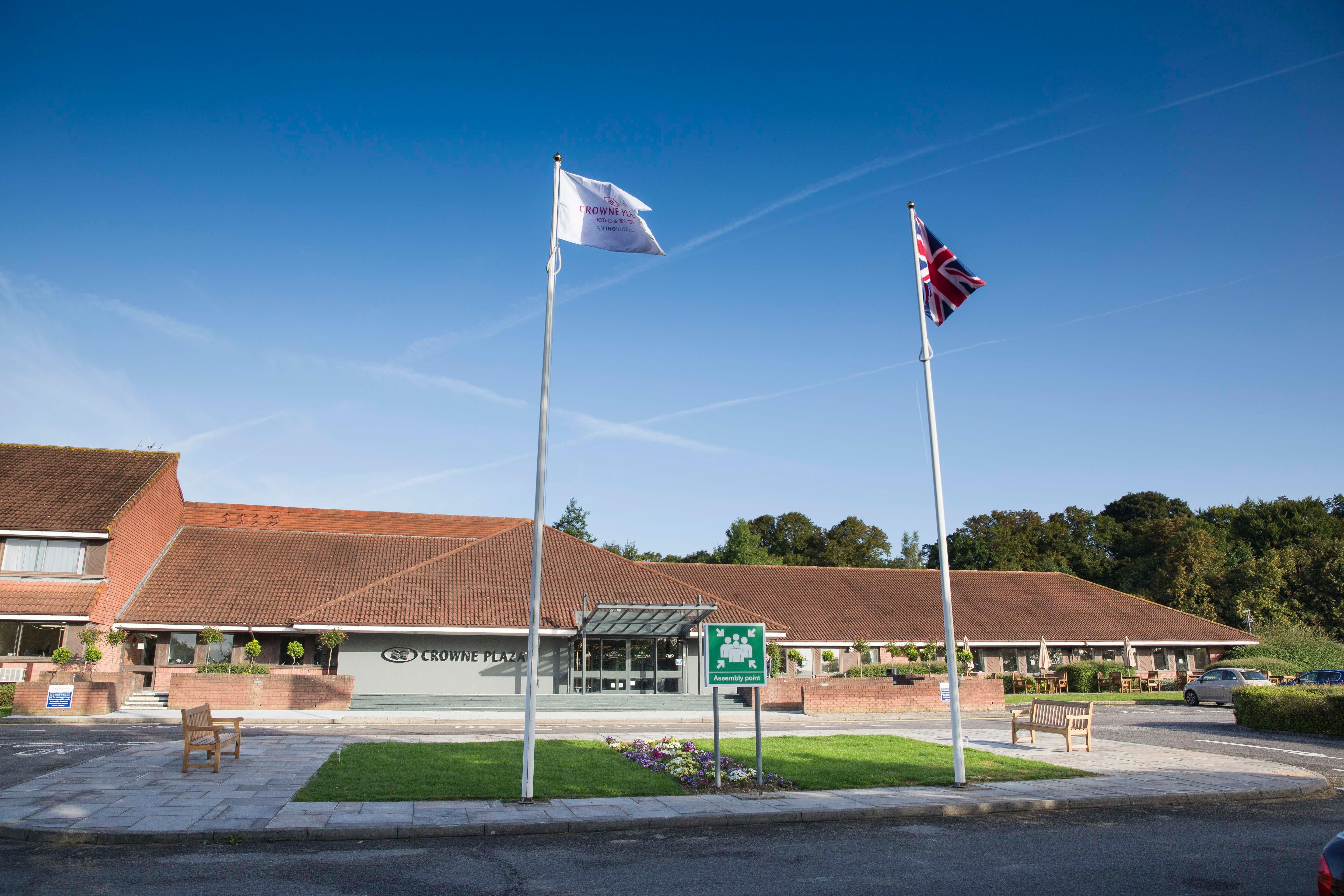 Crowne Plaza Basingstoke By Ihg Hotel Exterior photo